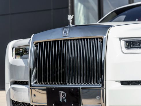 Used 2022 Rolls-Royce Phantom Extended Wheelbase image 20