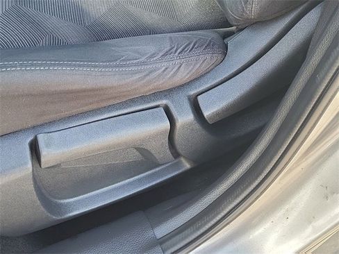 Used 2016 Nissan Rogue S image 20