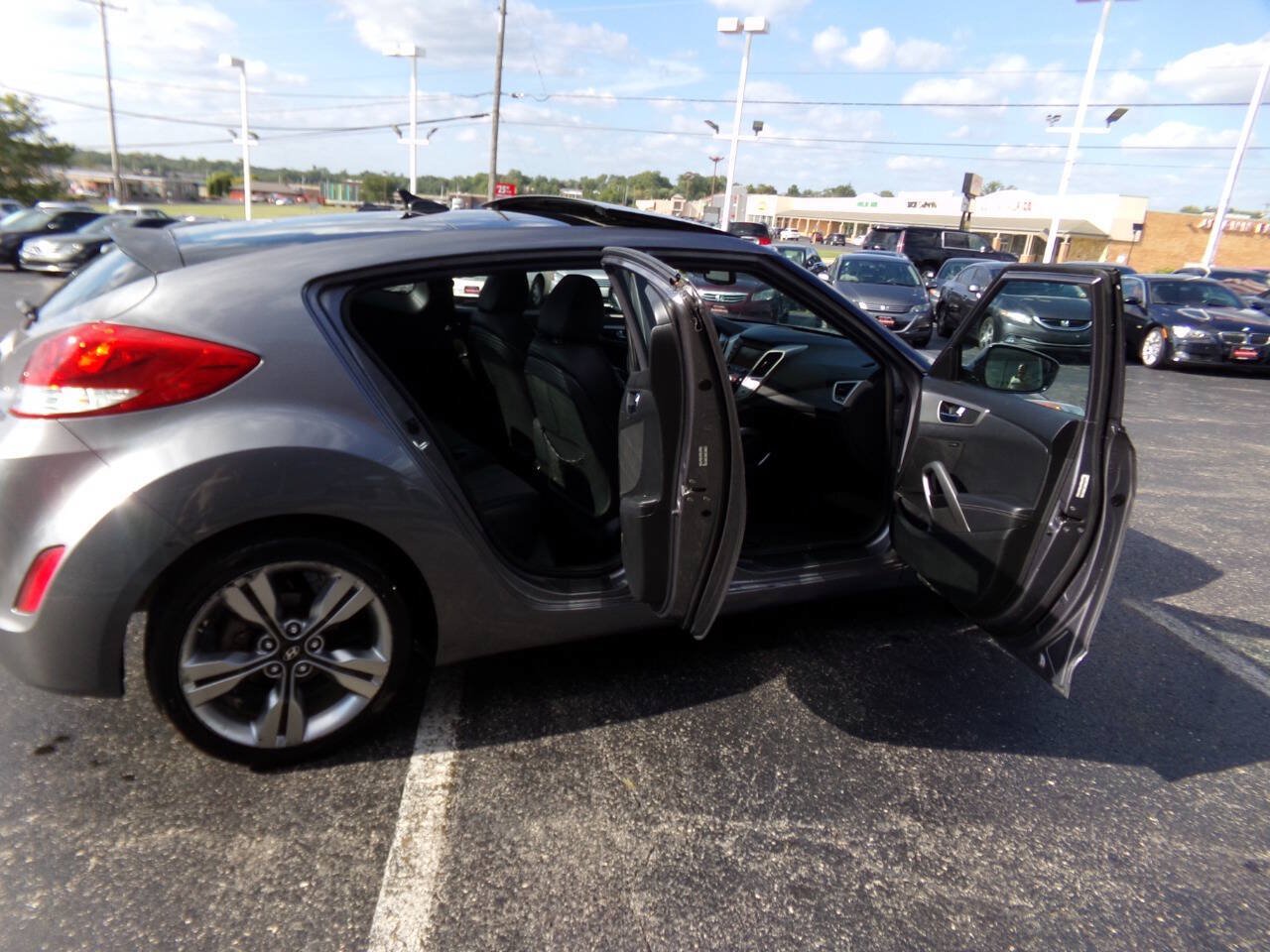 Used 2015 Hyundai Veloster w/ Option Group 03 FWD image 24