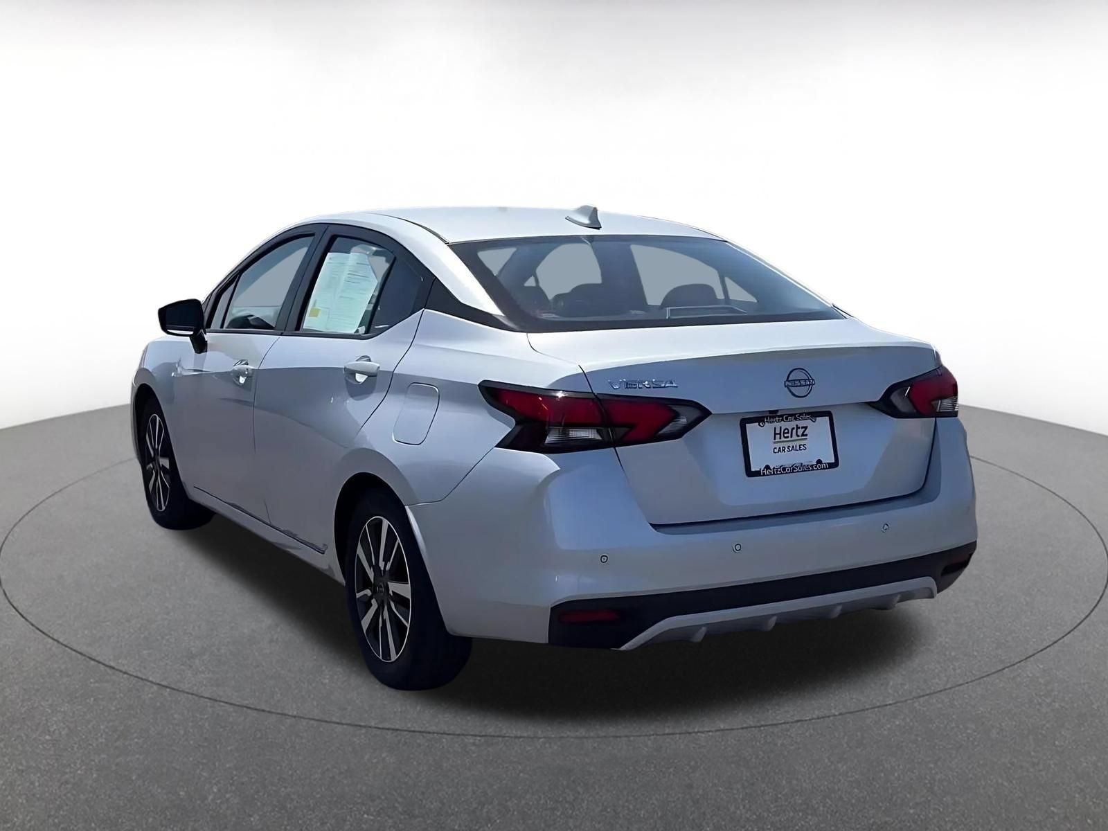 Used 2025 Nissan Versa SV FWD image 10