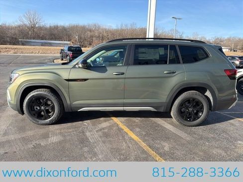 New 2026 Volkswagen Atlas Peak Edition image 4