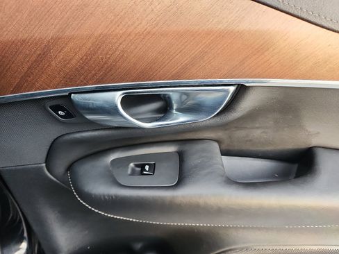 Used 2020 Volvo XC90 T6 Inscription w/ Protection Package image 33