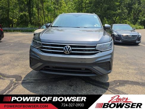 Used 2024 Volkswagen Tiguan SE FWD image 2