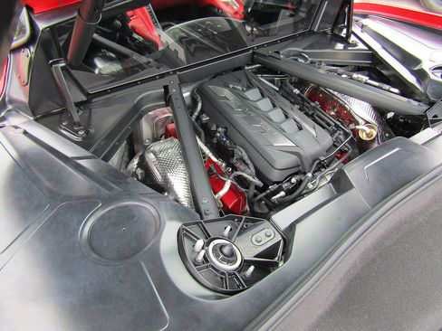 Used 2024 Chevrolet Corvette Stingray Premium Cpe w/ Z51 Performance Package RWD image 17