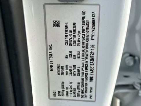 Used 2021 Tesla Model 3 Standard Range Plus image 27