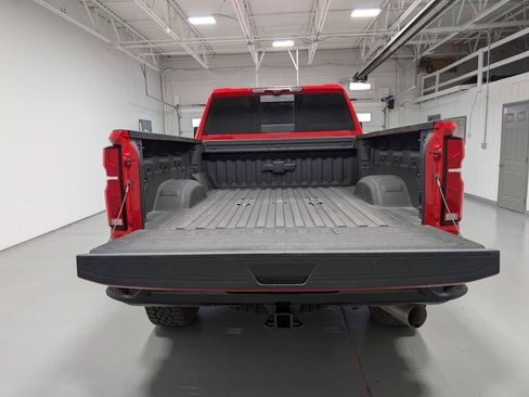 Used 2025 Chevrolet Silverado 2500 ZR2 w/ Technology Package image 41