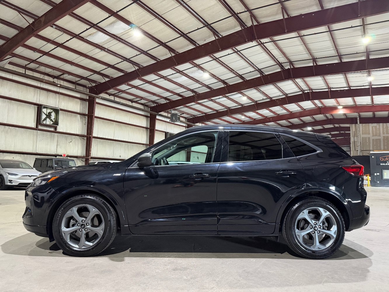 Used 2023 Ford Escape ST-Line w/ Tech Pack #1 FWD image 8