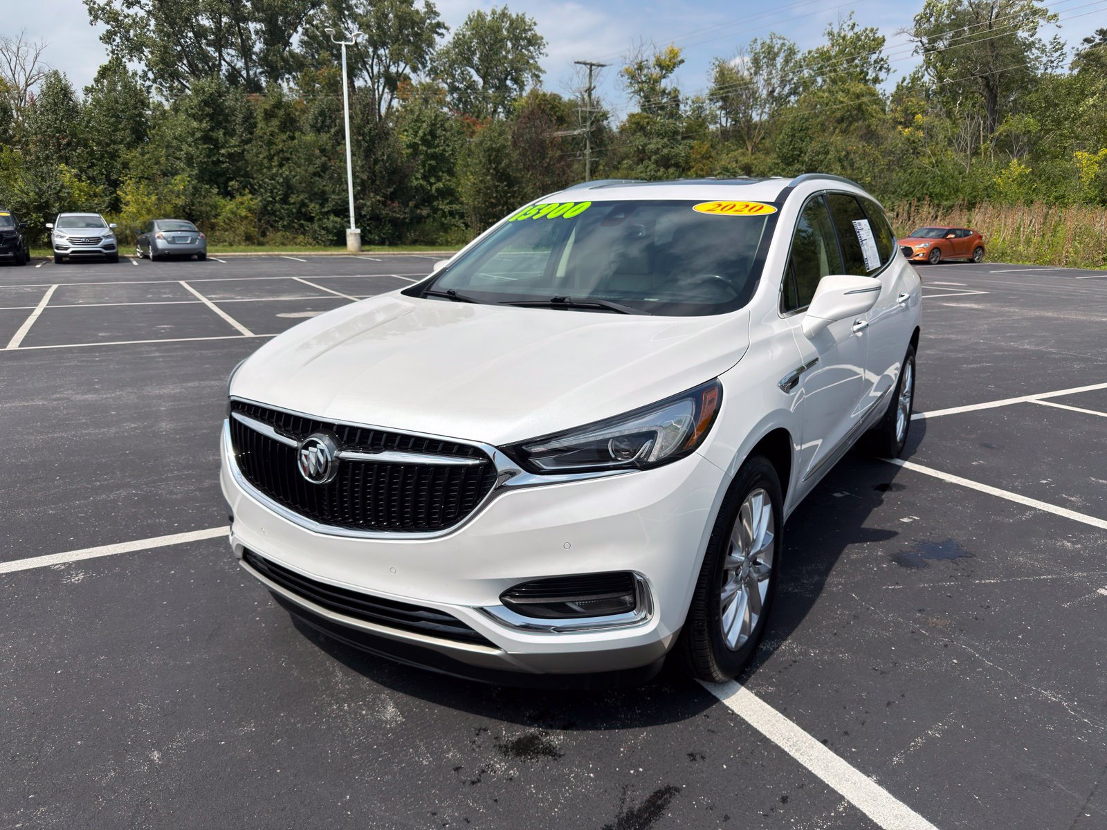 Used 2020 Buick Enclave Premium w/ Sun and Sites Package FWD image 2