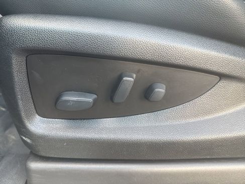 Used 2019 Chevrolet Suburban Premier image 11