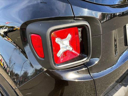 Used 2019 Jeep Renegade Altitude w/ Quick Order Package 2XM image 28