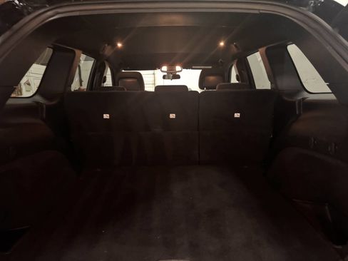 Used 2019 Jeep Grand Cherokee Laredo image 14