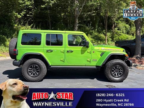 Used 2025 Jeep Wrangler Unlimited Rubicon AWD/4WD image 3