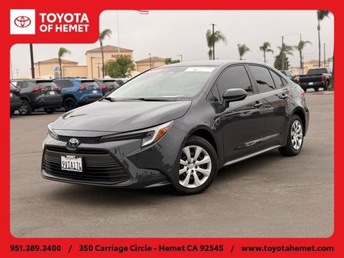 Used 2025 Toyota Corolla LE image 1