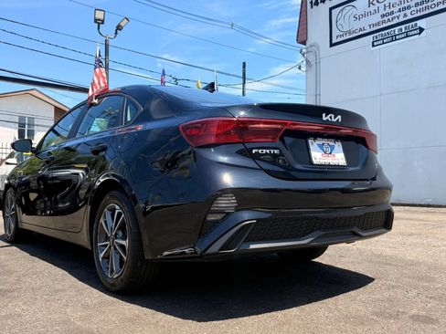 Used 2023 Kia Forte LXS FWD image 8