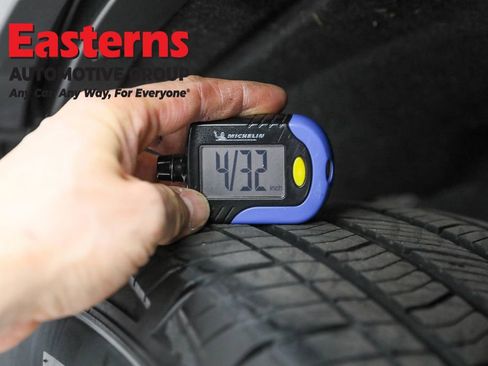 Used 2023 Jeep Grand Cherokee L Laredo image 27