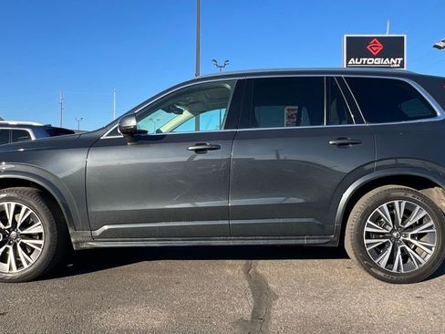 Used 2022 Volvo XC90 T5 Momentum w/ Advanced Package image 3