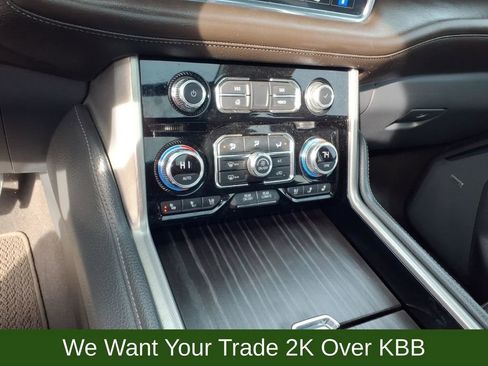 Used 2022 GMC Yukon XL Denali w/ Denali Premium Package image 20