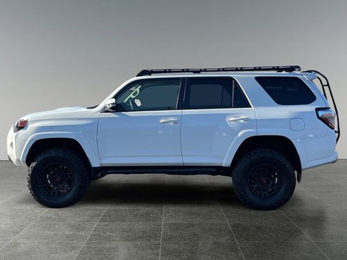 Used 2017 Toyota 4Runner TRD Off-Road Premium image 4