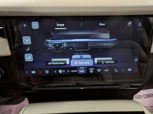 New 2025 Lincoln Navigator L Reserve image 22