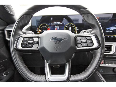 Used 2025 Ford Mustang GT Premium image 9