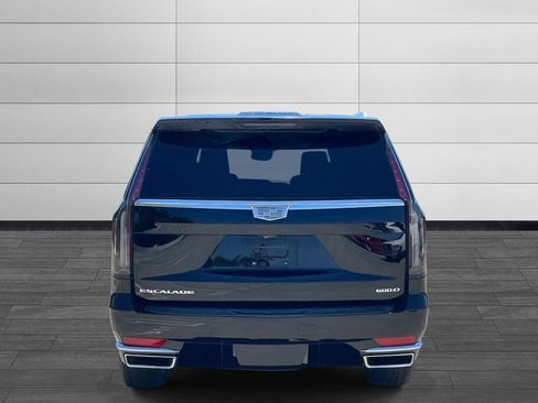 Used 2023 Cadillac Escalade ESV Premium Luxury AWD/4WD image 4