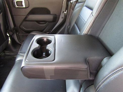 Used 2021 Jeep Gladiator Overland w/ Popular Equipment Package image 30