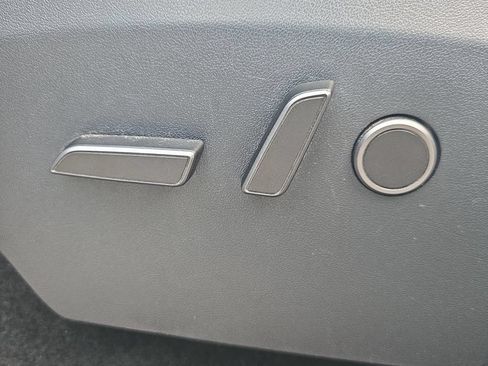 Used 2024 Tesla Model Y Long Range RWD image 16
