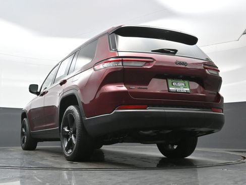 Used 2023 Jeep Grand Cherokee L Limited w/ Luxury Tech Group II AWD/4WD image 28