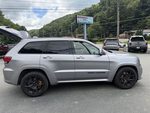 Used 2018 Jeep Grand Cherokee SRT w/ Trailer Tow Group IV AWD/4WD image 3