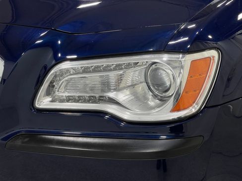 Used 2014 Chrysler 300 C AWD/4WD image 32