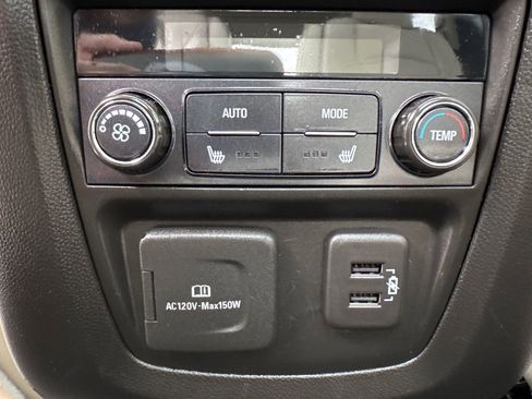 Used 2022 Buick Enclave Premium w/ Experience Buick Package image 19