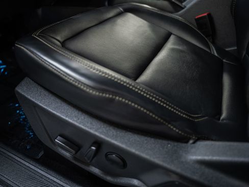 Used 2025 Ford Bronco Badlands image 39