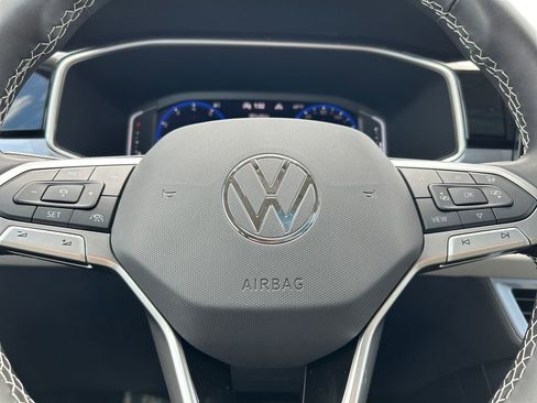 New 2025 Volkswagen Taos SEL image 20