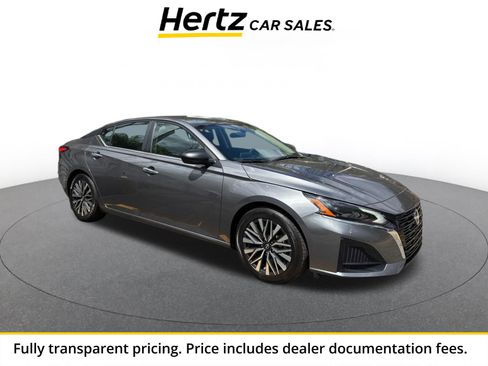 Used 2025 Nissan Altima 2.5 SV FWD image 1