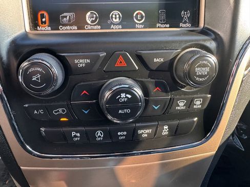 Used 2017 Jeep Grand Cherokee Limited w/ Luxury Group II image 32