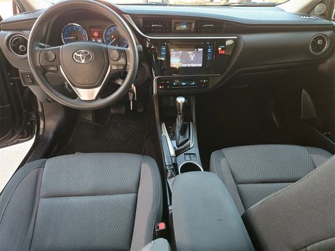 Used 2019 Toyota Corolla LE image 12