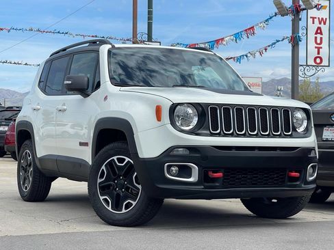 Used 2017 Jeep Renegade Trailhawk image 3