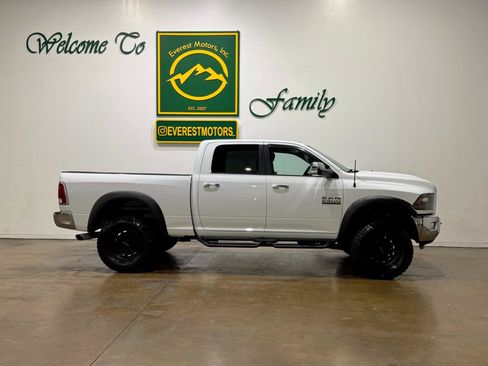 Used 2018 RAM 2500 Laramie w/ Convenience Group AWD/4WD image 9