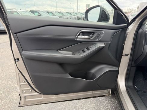 New 2026 Nissan Rogue Platinum w/ Platinum Premium Package image 12