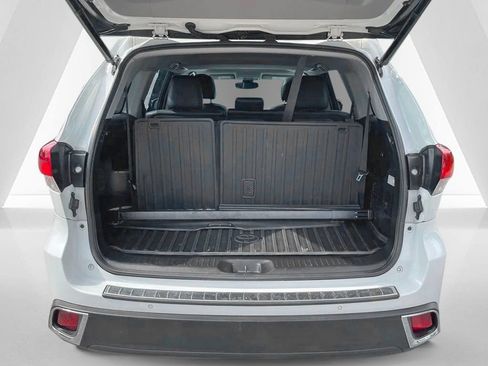 Used 2019 Toyota Highlander Limited AWD/4WD image 8