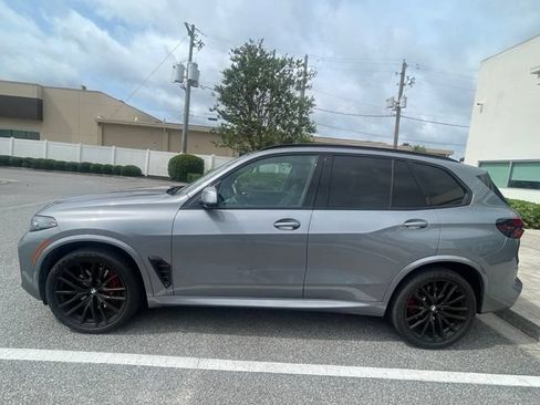 Used 2024 BMW X5 xDrive40i w/ M Sport Package AWD/4WD image 3