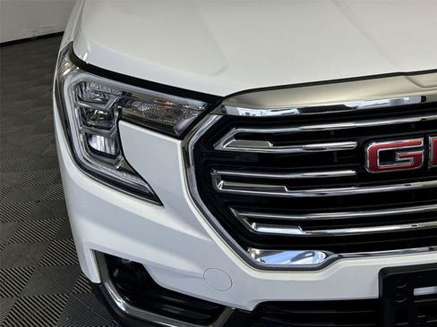 Used 2023 GMC Terrain SLT AWD/4WD image 9