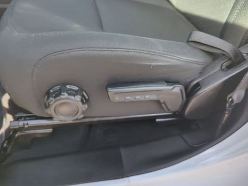 Used 2023 Jeep Gladiator Willys image 25