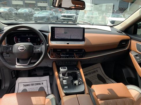 Used 2025 Nissan Rogue Platinum FWD image 20