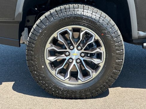 Used 2021 Chevrolet Colorado ZR2 AWD/4WD image 24