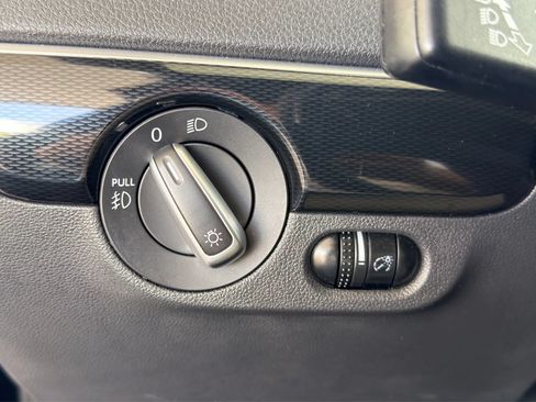 Used 2015 Volkswagen Jetta Sport FWD image 26