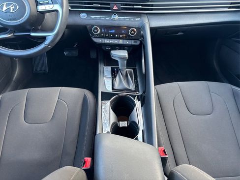 Certified 2023 Hyundai Elantra SEL w/ Convenience Package image 19