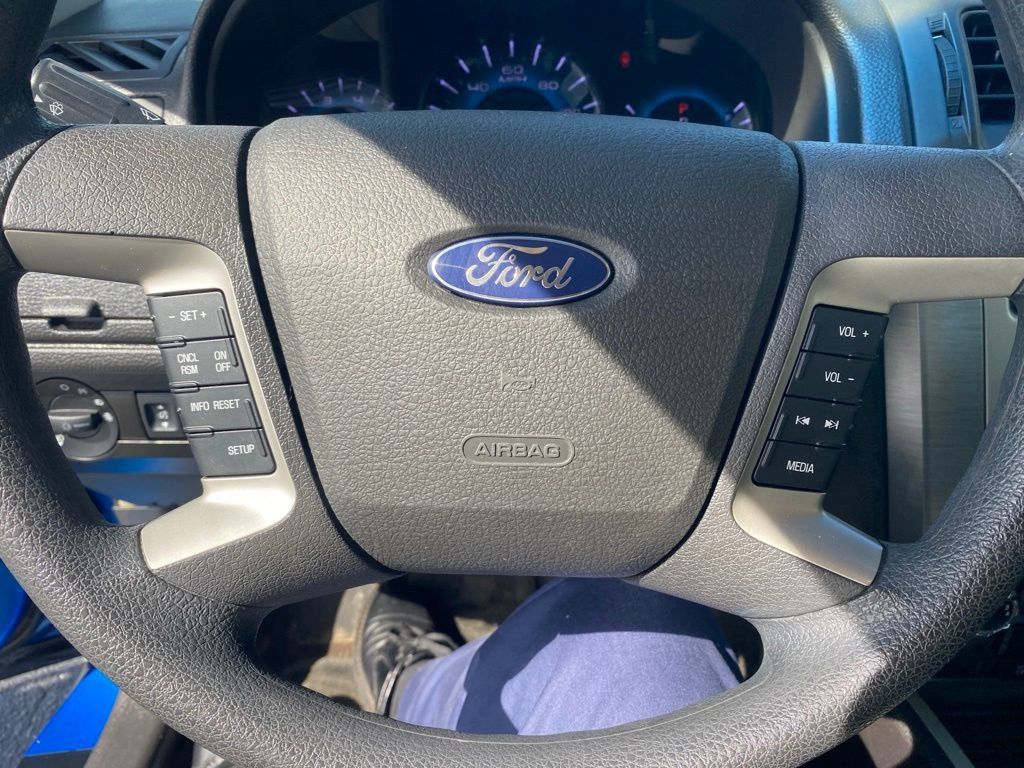 Used 2011 Ford Fusion SE FWD image 7
