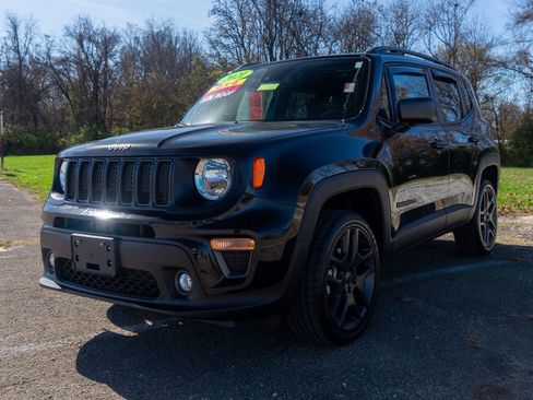 Used 2021 Jeep Renegade Latitude w/ Sun & Sound Group image 10
