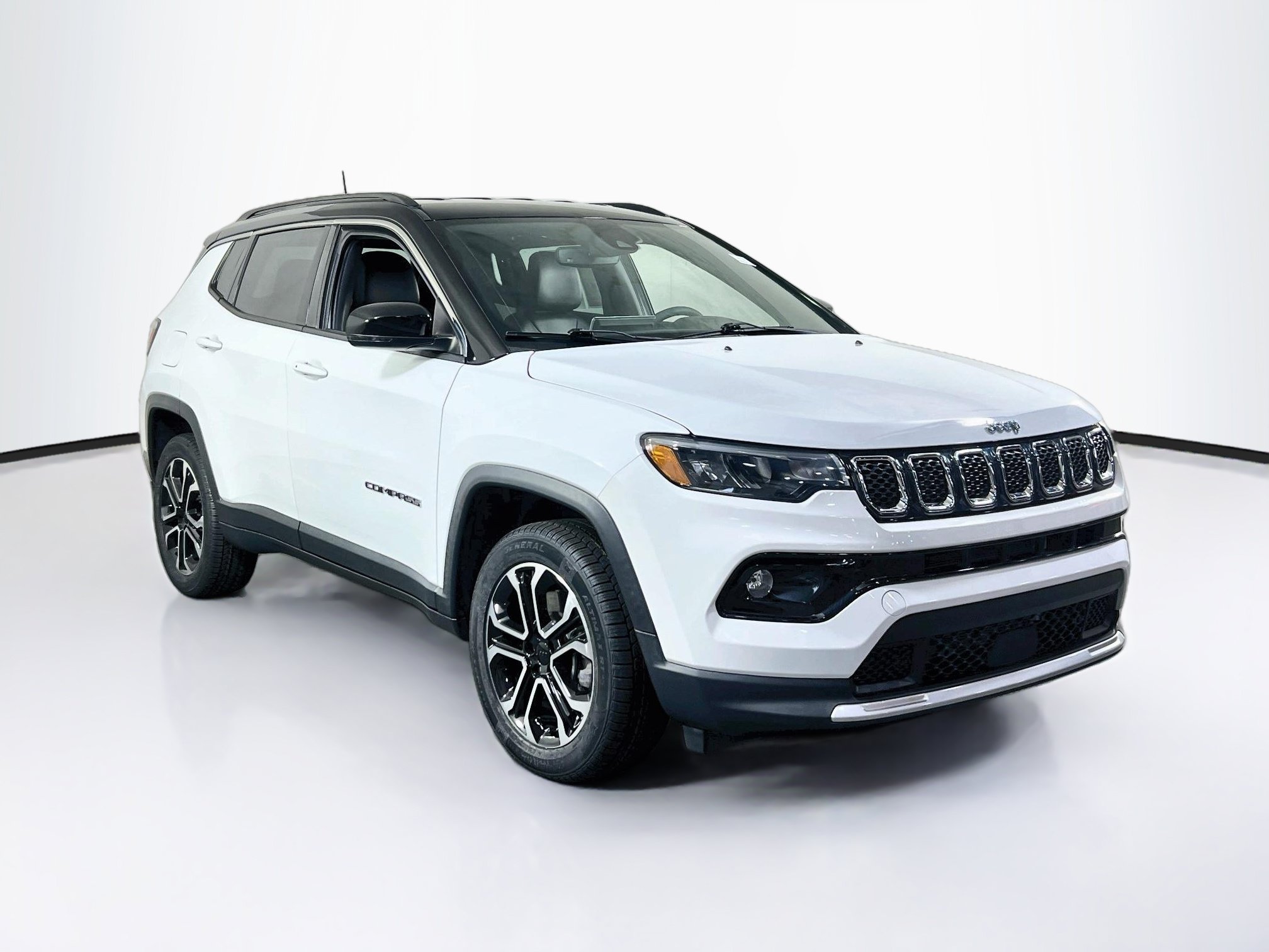 Used 2023 Jeep Compass Limited AWD/4WD image 3
